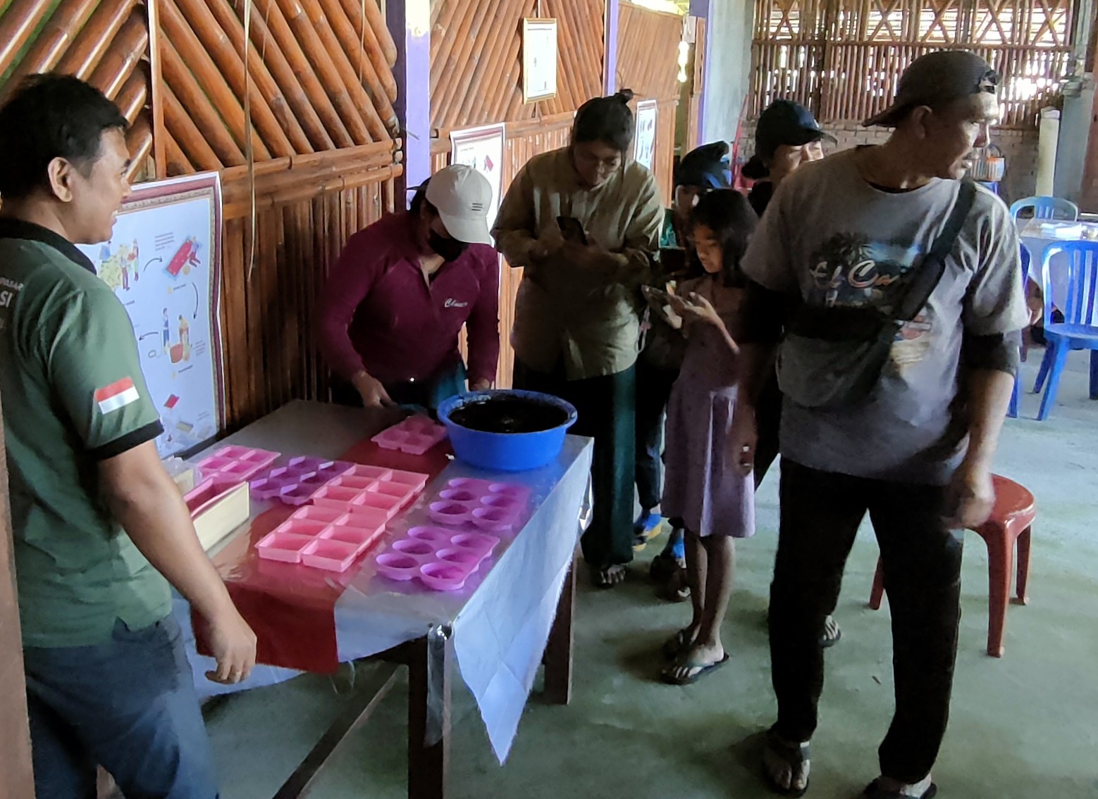 Workshop Pembuatan Sabun Kopi: Kreativitas dalam Mengolah Limbah Kopi